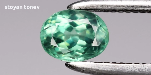 Завладяващ 0.36-каратов натурален александрит с VS чистота и GIA сертификат! Нов!, снимка 2 - Други - 53654266