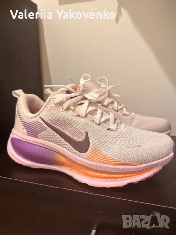Маратонки Nike Vomero Plus, снимка 3 - Маратонки - 55953026