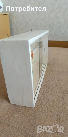 Дървена аптечка за стена, снимка 7 - Антикварни и старинни предмети - 51862410