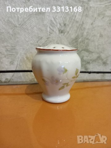 Порцеланова солница 