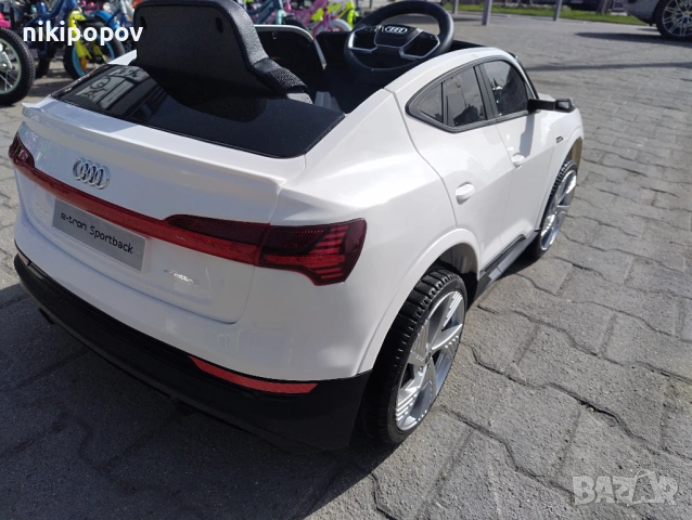AUDI Акумулаторен джип Audi Sportback, снимка 6 - Детски велосипеди, триколки и коли - 53569220