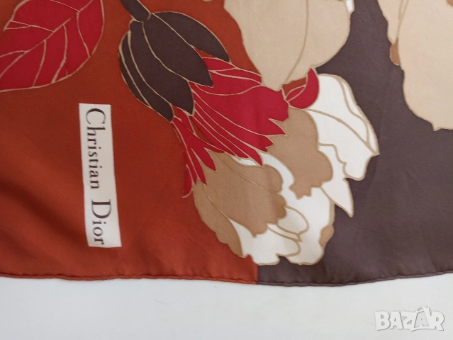 Оригинален шал Christian Dior, снимка 12 - Шалове - 53197175