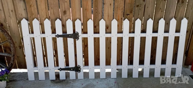 Декоративна дървена бяла ограда с врата за двор градина заведение детска площадка навес беседка 