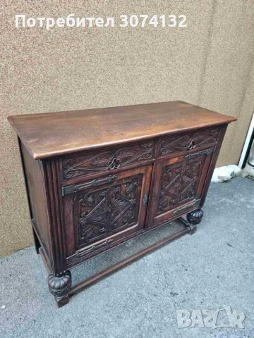 Шкаф с дърворезба в стил Готика, снимка 3 - Шкафове - 49104434