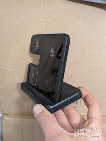  безжична зарядна станция 3-в-1телефон/часовник / слушалки , снимка 2 - Безжични зарядни - 53432862