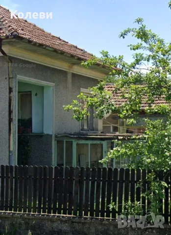 ​Продава се масивна къща с двор и допълнителни постройки в спокойна и живописна локация, снимка 2 - Къщи - 56074056