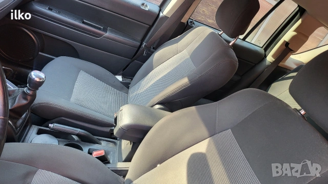Седалки за Jeep compass 2012