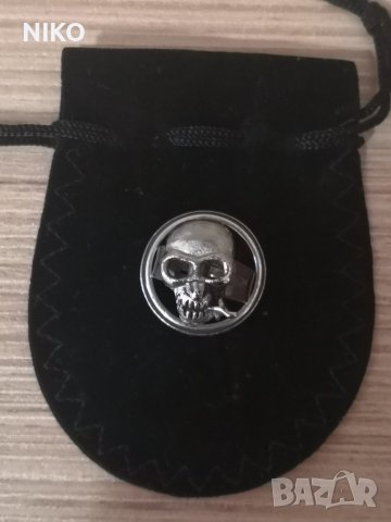 Продавам,стар,ръчно изработен рокаджийски пръстен с форма на череп