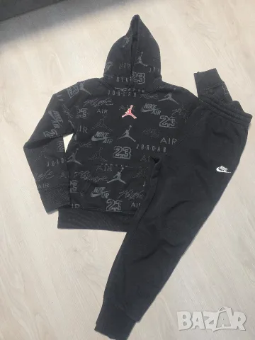Лот от суичър Jordan и долнище Nike