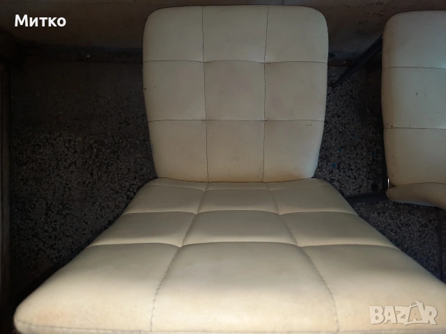 Бели кожени трапезни столове с желязна основа, снимка 13 - Столове - 53445328