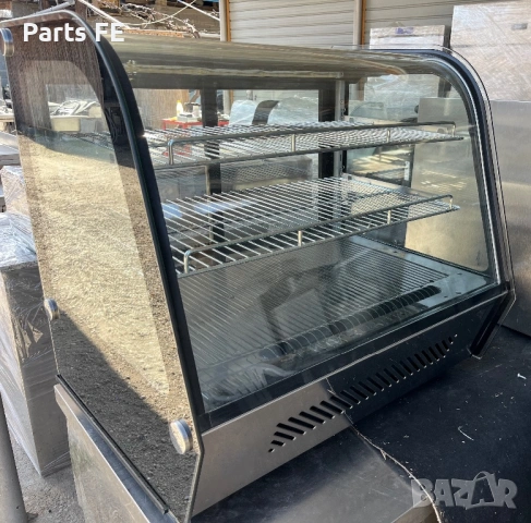 Хладилна витрина сладкарска демонстративна настолна осветление чисто нова hladilna vitrina
