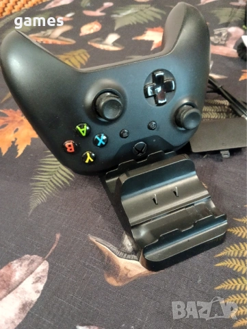 Зарядна станция и батерии за Xbox One контролери, снимка 3 - Аксесоари - 53053148