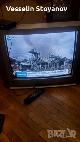 JVC телевизор 68 см (27") – работещ, с дистанционно