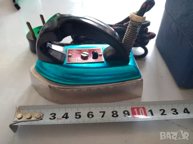 Ретро, миниатюрна ютия от СССР, снимка 2 - Антикварни и старинни предмети - 50153272