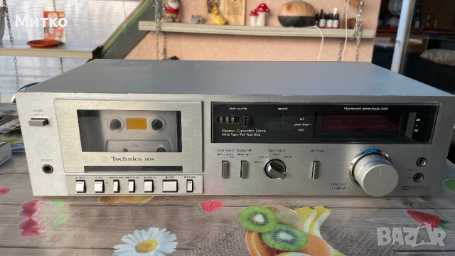 Продавам 2 дека Technics M14 и Kenwood KX W8060 двукасетъчен и двете гнезда записват.