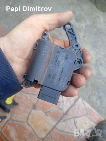 Моторче клапи климатик парно Audi A3 Golf Vw  0132801341, снимка 2 - Части - 53776058