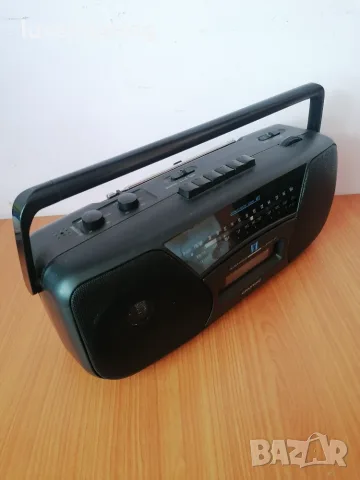 Продавам Grundig RR-300, снимка 3 - Радиокасетофони, транзистори - 56156118