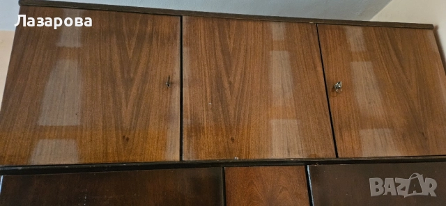 Масивен дървен гардероб с надстройка, снимка 2 - Гардероби - 52143617