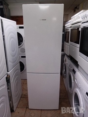 Като нов комбиниран хладилник с фризер Бош Bosch A+++ с две години гаранция!