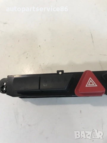 Бутон за аварийни светлини за KIA Ceed (2009) 93700-1H900, 2020067541, снимка 2 - Части - 53241232