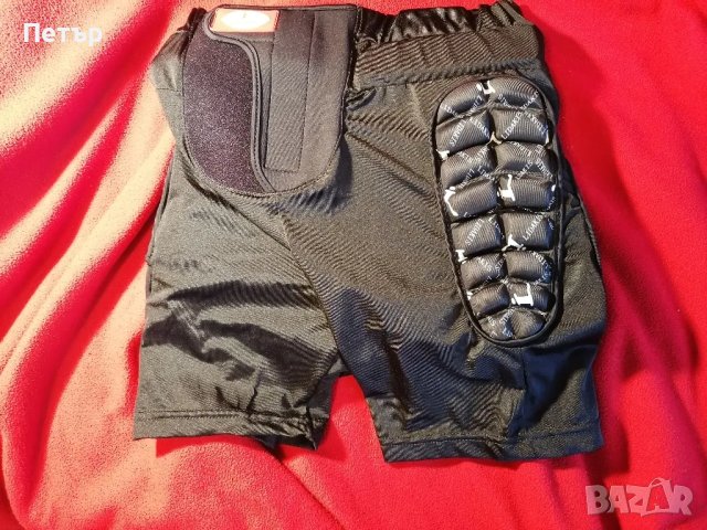 Продавам протекторни гащи ("нагъзник") Лидакис с размери М XL. Възглавничките са дебели, снимка 5 - Зимни спортове - 49312444