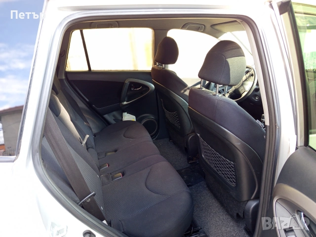 Продава се поради закупен по нов модел рав4 , снимка 11 - Автомобили и джипове - 53602250