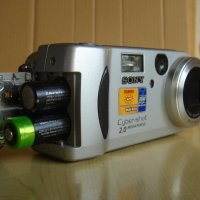 Sony DSCP51 Cyber-shot 2MP цифров фотоапарат с 2x оптично увеличение, снимка 8 - Фотоапарати - 44479279