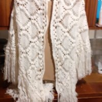 плетен бял много ефектен шал , снимка 1 - Шалове - 40918511