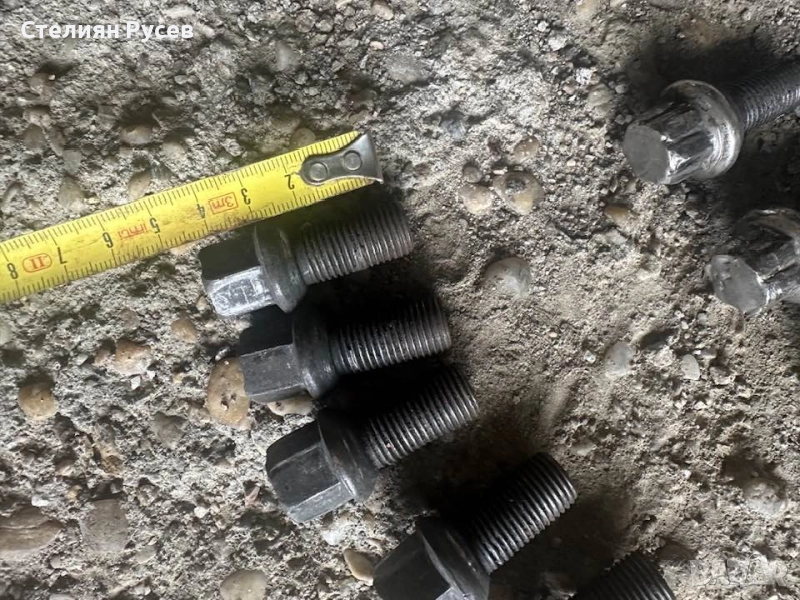 0455 20бр къси болтове с ключ демонтирани от mercedes -31 лв 20бр / 25mm резба / 8 еднакви / 12 с ка, снимка 1