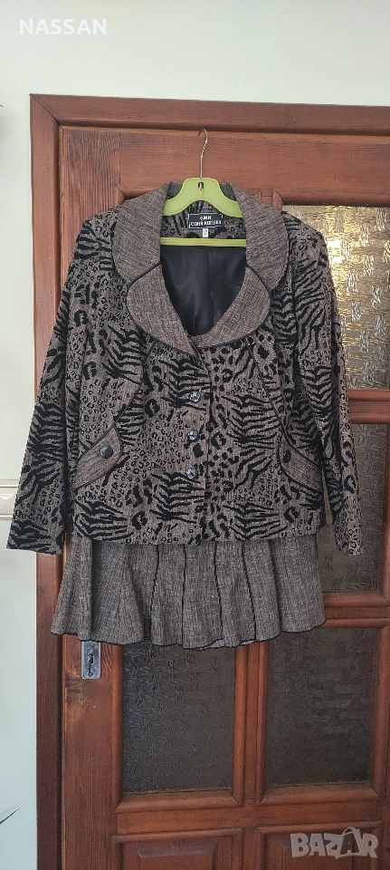 Стилен дамски костюм размер 52, снимка 1