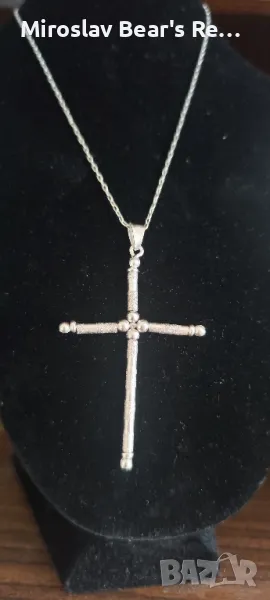 Масивен сребърен кръст с диамантен мат , на късо синджирче, снимка 1