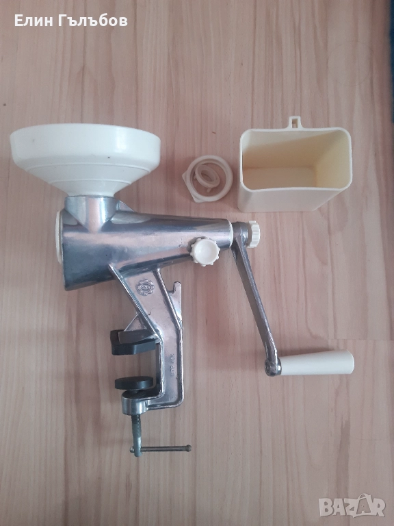 Машинка за мелене на домати и изстискване на доматен сок без семки, снимка 1