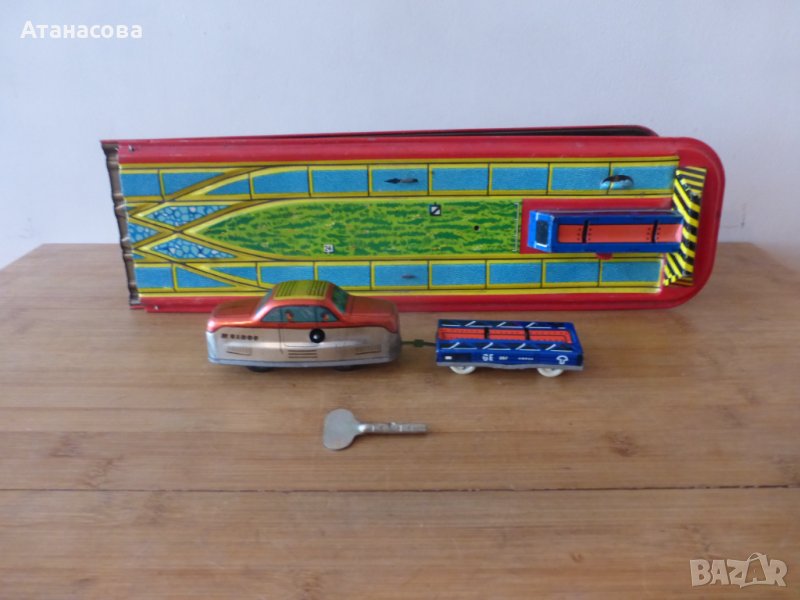 Дизелово влакче с вагон, релси и ключе играчка, снимка 1