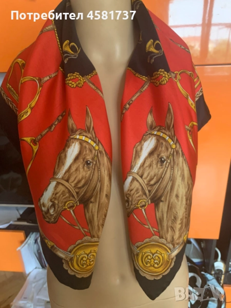 Копринен шал с десен коне, снимка 1