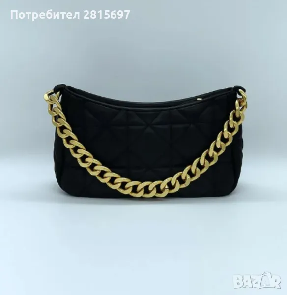Стилна черна ватирана чанта със златиста дръжка тип едър синджир, снимка 1