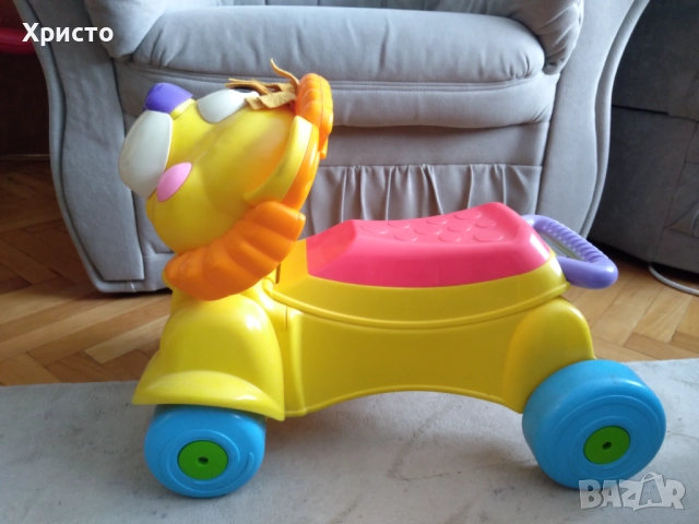 Продавам детска проходилка/играчка лъв Fisher-Price.