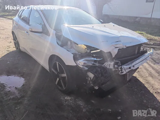 Volvo v40 d2 на части, снимка 2 - Автомобили и джипове - 48664853