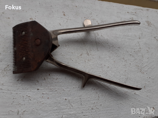 Стара ръчна машинка за подстригване, снимка 2 - Антикварни и старинни предмети - 36217772