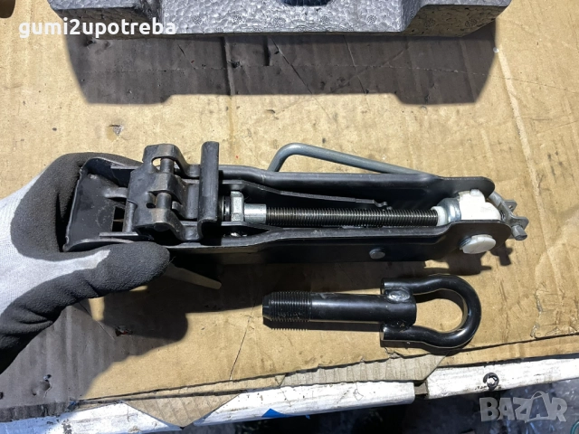 Авариен Комплект Органайзер Крик Citroen C1 Peugeot 107 Toyota Aygo, снимка 3 - Аксесоари и консумативи - 52656471