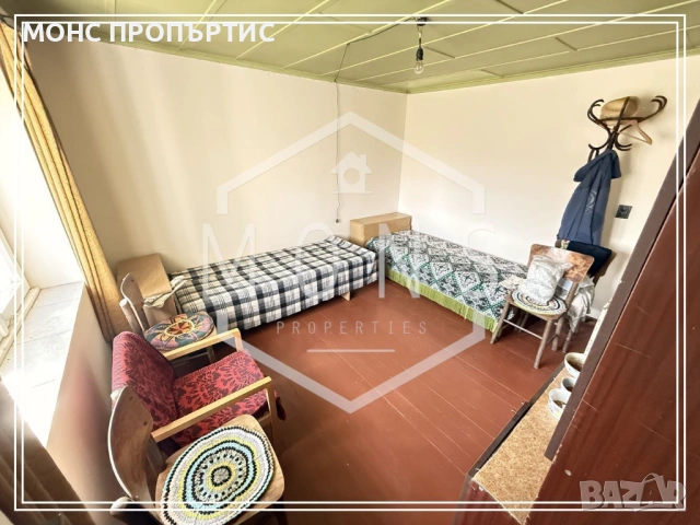 Двуетажна къща с просторен двор и гараж в с. Добромирка, обл. Габрово., снимка 10 - Къщи - 53857288