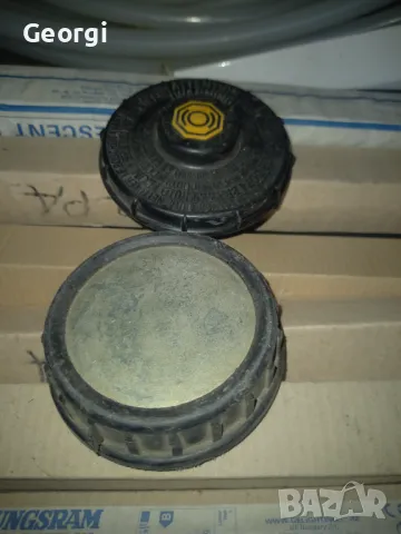 Капачка метална за бензин плюс капачка за мотора, снимка 3 - Части - 48650153