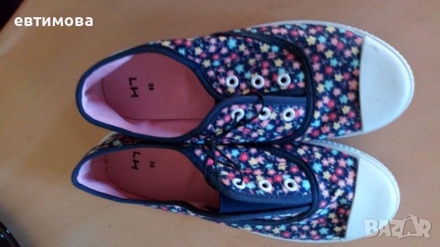 Нови гуменки, Франция, 38, снимка 2 - Маратонки - 41368379