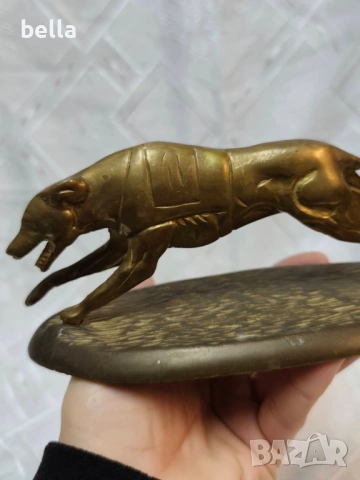 Бронзова пластика на състезателна хрътка,дължина  на основата 16 см., снимка 6 - Антикварни и старинни предмети - 53058558