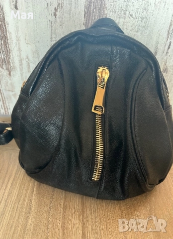 Чисто нова раница с етикет