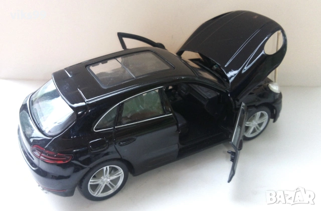 Метална количка Bburago Porsche Macan Мащаб 1:24, снимка 5 - Колекции - 53657189