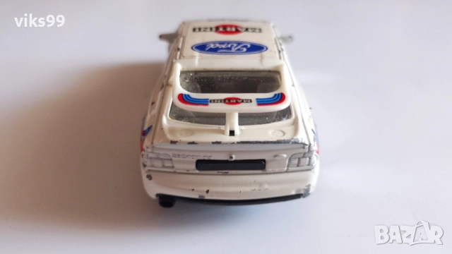 Voiture Miniature Bburago Ford Escort RS Cosworth 1/43 - Décoration Gulf - Occasion