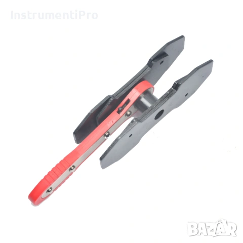 Инструмент за прибиране на спирачни бутала с тресчотка