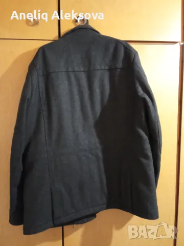 Продавам оригинално марково зимно палто HUGO BOSS размер XL, снимка 5 - Палта - 49026451