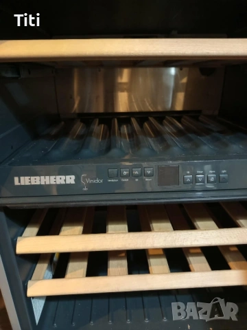 Охладител за вино Liebherr, снимка 3 - Хладилници - 53697120