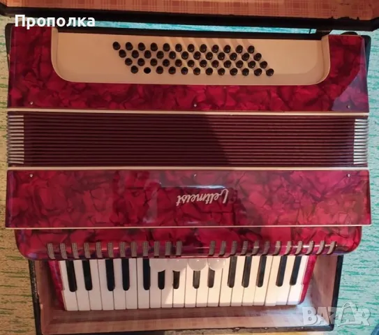 Сто годишен - Акордеон Weltmaister с куфар, 48 баса, снимка 2 - Акордеони - 49060337